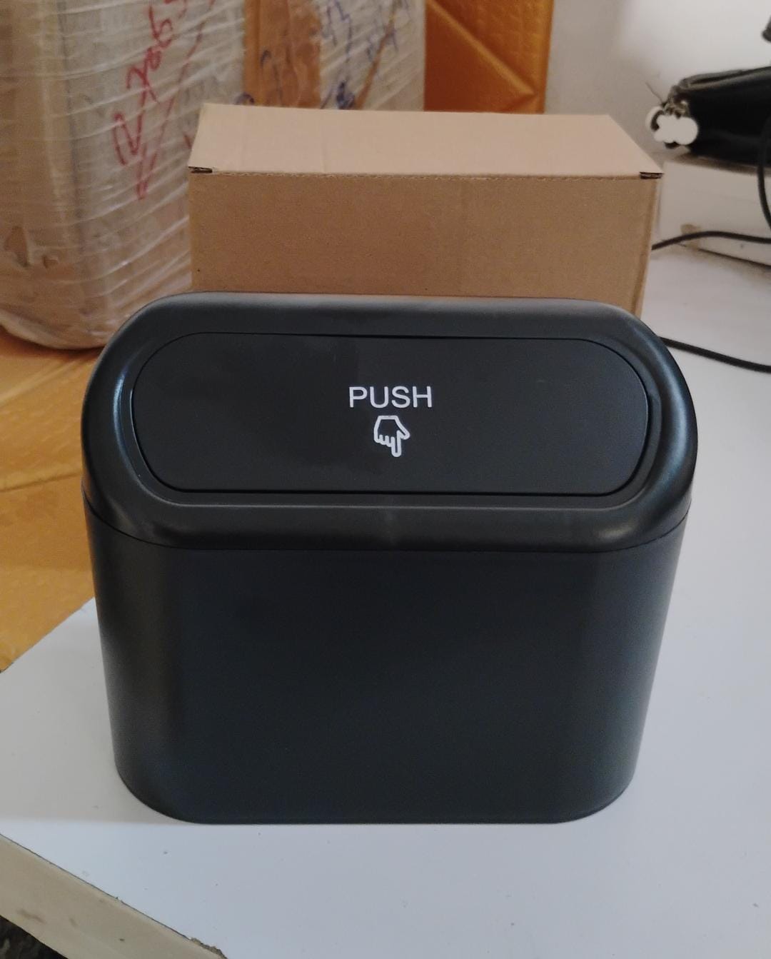 Plastic Mini Car Trash Can / Bin with Lid (1 Pc / With Brown Box) Plastic Mini Car Trash Can / Bin with Lid (1 Pc / With Brown Box)